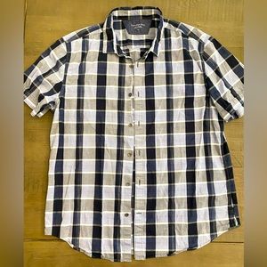 Men’s Calvin Klein short sleeve shirt